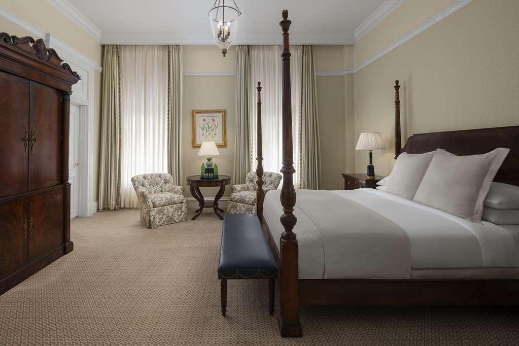 Capital Hotel Little Rock Room photo